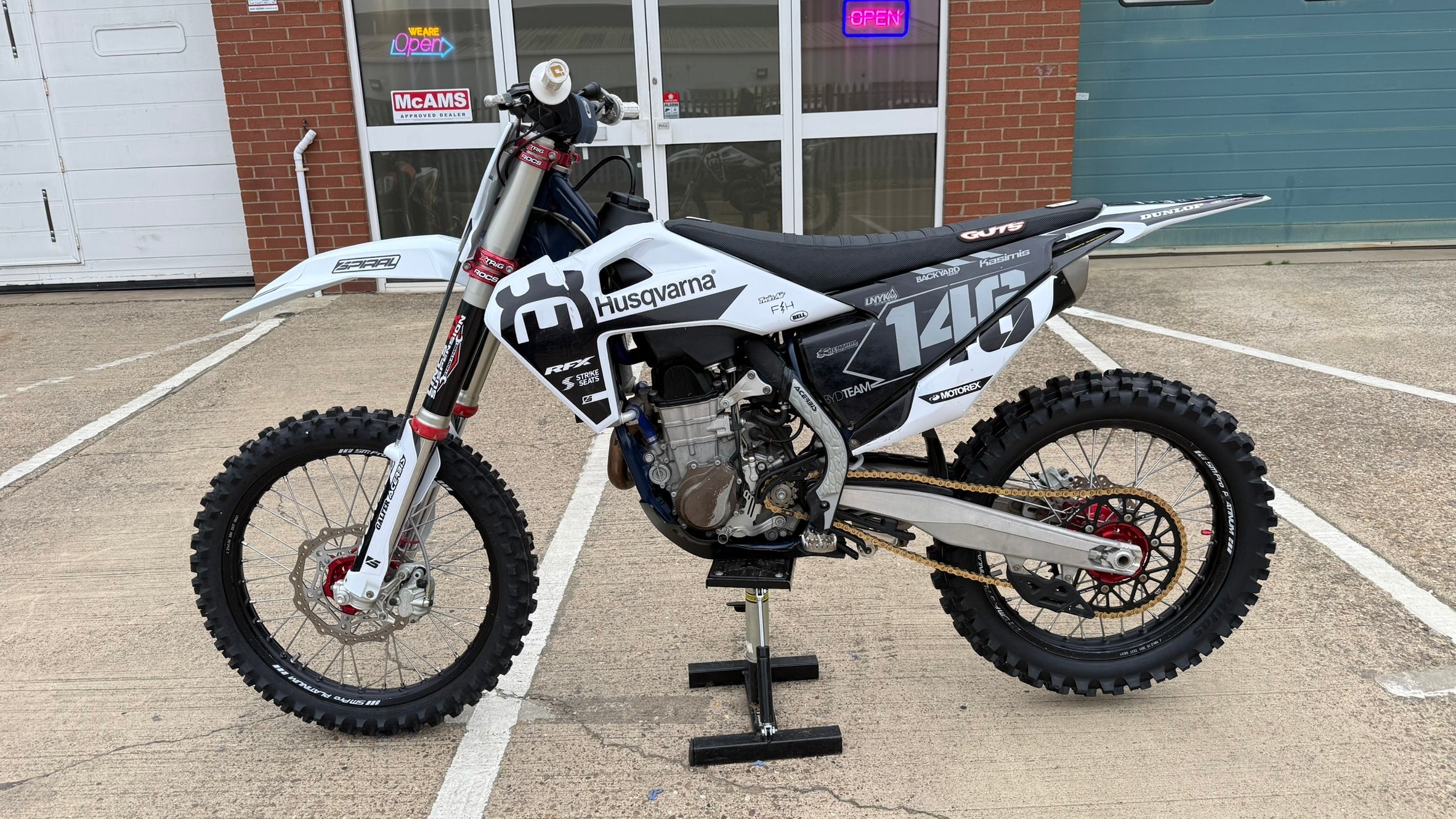 🔵 Husqvarna FC 450 2022 – Premium Setup, Low Hours, Race-Ready 🔵