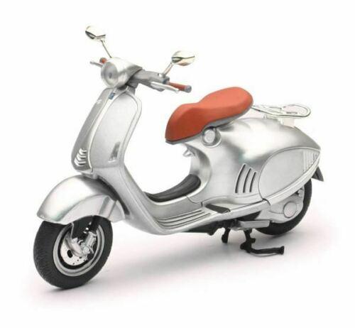 NewRay Model Die Cast Vespa 946, Silver, Scale 1:12, Newray 57613a