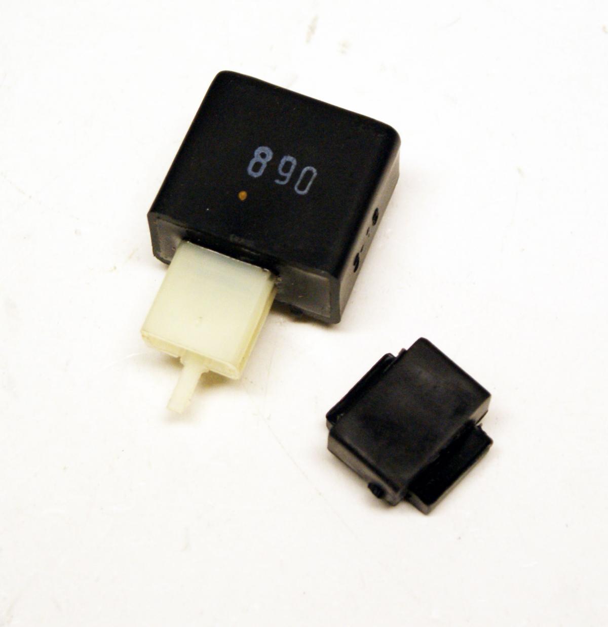 DZE Electrics Flasher Relay Unit Dze Des 890, 00890-04, 38301-mg9-672 / 38301-mbw-d21 / 27002-1063 / 27002-0006 / 27002-1097 / 27002-1092 / 27002-1101 4my-